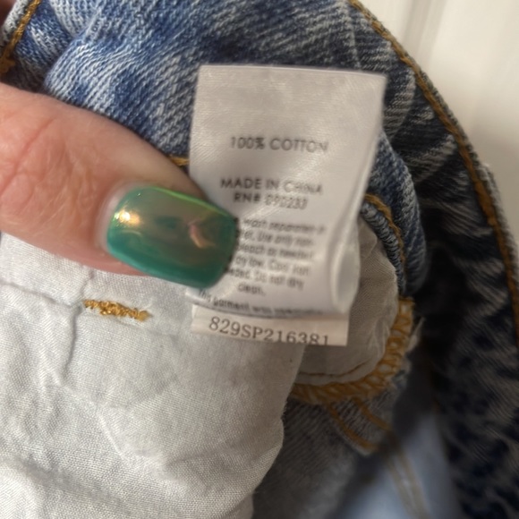 Pacsun Distressed Denim Cuffed Women’s Mom Jean Shorts Size 26 - Picture 5 of 6